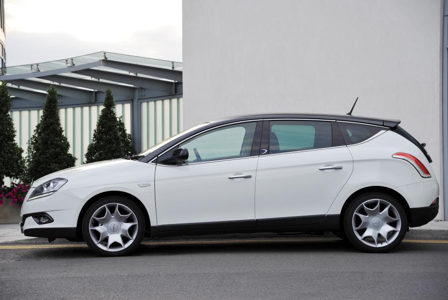  Chrysler Delta 2011 года  (фото 63 из 69)
